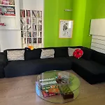 Il Monoscopio / The Monoscope - 73Mq Apartment @ Porta Venezia / Milan City Center